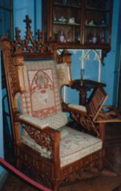 chair.jpg (9520 bytes)