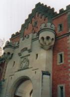 frontgate.jpg (5306 bytes)