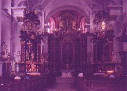 insidechurch.jpg (11177 bytes)
