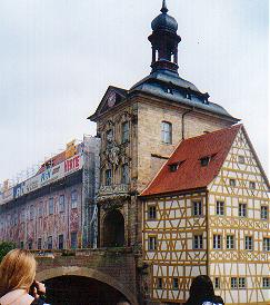 townhall.jpg (17653 bytes)