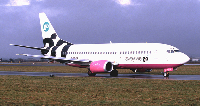 Go Airlines 737 taxies out on a damp morning at Glasgow