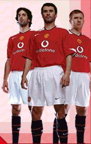 from left: Nistelrooy, Keane, and Scholes, modeling the new home kit