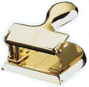 ofi05Hole Punch El Casco M200L.jpg (16980 bytes)
