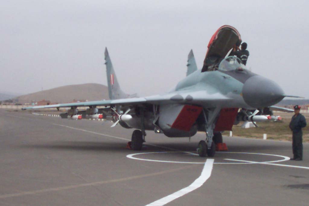 AVION CAZABOMBARDERO SUPERSONICO MIG-29 DE LA F.A.P.