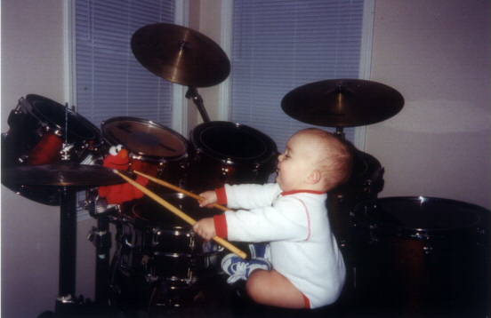 drummer1.jpg (23307 bytes)