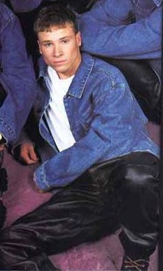 Ooo, leather pants!!DANG!!