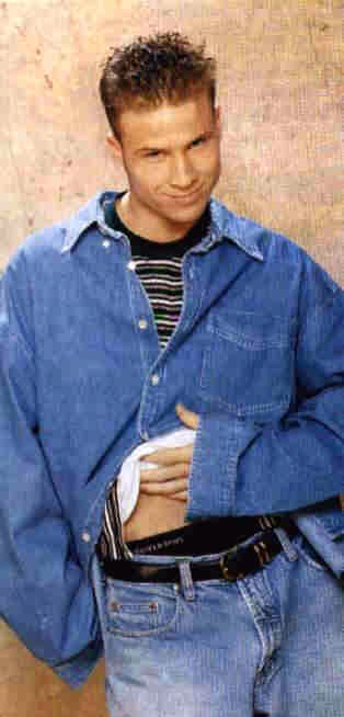 Aw!! He's too fine!!
