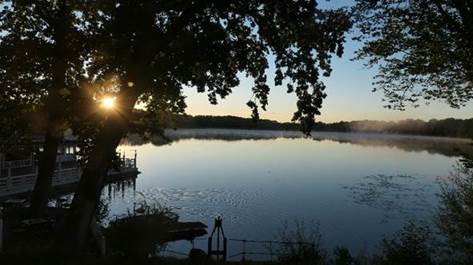 Ein Bild, das drau�en, Wasser, Baum, Himmel enth�lt.

Automatisch generierte Beschreibung