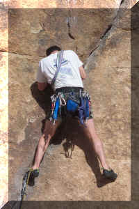 right_v_crack4.jpg (122057 bytes)