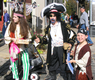 pirate_2004_023.jpg (1166916 bytes)