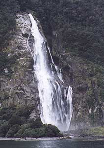 MilfordSound3.jpg (19581 bytes)