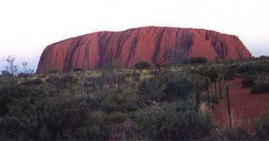 ac-uluru-sunset1.jpg (11878 bytes)