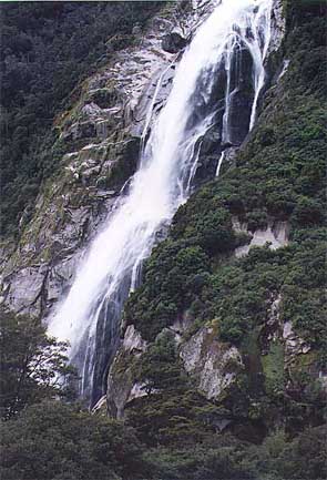 warwick-falls4.jpg (35569 bytes)