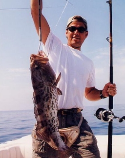 blackgrouper2.jpg - 48370 Bytes
