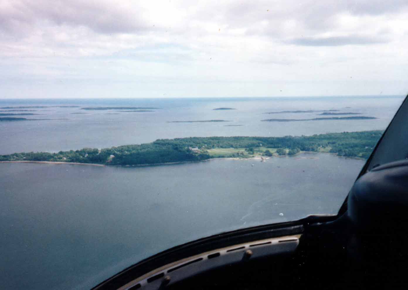aerial3small.jpg (48978 bytes)
