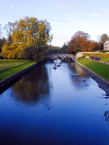 ����ǰ|�e���d�e���� 
River Cam outside King's College
