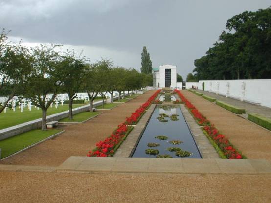 ���x�H�X��
American Military Cemetery