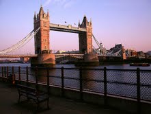 Tower Bridge at dusk
�������������