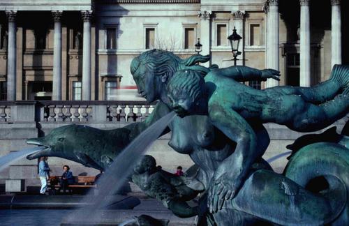 Trafalgar Square Fountain 
�j���s�������Q�u