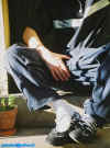Split_shirt_and_pants-Es_shoes_10.jpg (56849 bytes)