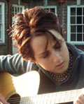 I know how to play guitar!