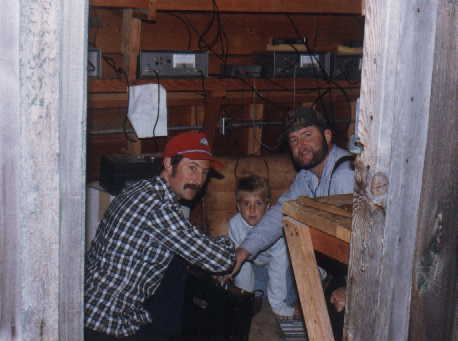 bob dunton , hagar mead and young helper