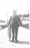 dad.jpg (117932 bytes)