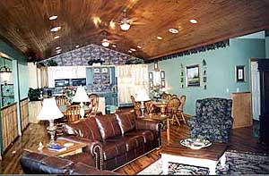 lounge.jpg (26246 bytes)