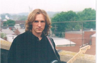 grabo with guitar