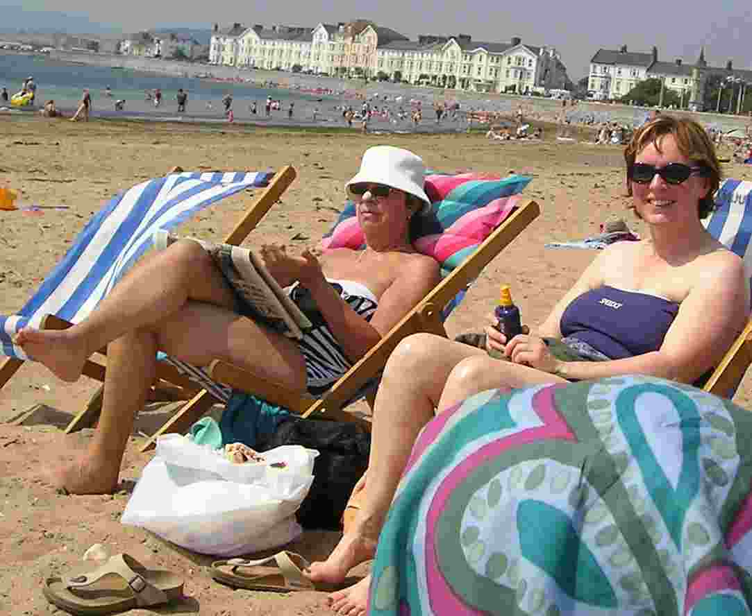 Carolle & Julia set the architectural profile of Exmouth into classic relief