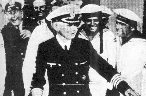 Diario Accion de General Rodriguez, politica, actualidad, noticias e informacion, personalidades e instituciones, policiales, galerias de fotos; historia de General Rodriguez, sus origenes, edificios, estancias, habitos y costumbres, anecdotas, comercios e industrias, los fundadores, antiguas instituciones, fotos e imagenes; suplementos especiales: la crisis politica, economica y social de la Argentina, los acontecimientos de Diciembre de 2001, articulos y entrevistas; Emigracion: toda la informacion destinada a aquellos que desean emigrar, radicarse o estudiar en el exterior, visas, pasaportes, consejos, guias, informacion util, links; Trueque: novedades e informacion, links, estructura del trueque; el casamiento de Maxima Zorreguieta y el principe Guillermo Alejandro de Holanda; Guerra de Afganistan: galeria de imagenes e informacion sobre la primera guerra del siglo XXI; la guerra de Irak, Bagdad, Georges W. Bush, Saddam Husseim, el atentado a las torres Gemelas de Nueva York, las twin towers, el 11-s, y descripcion del hecho que conmovio al mundo; Empleo: consultoras, clasificados, agencias de empleo, consejos e informacion util, curriculum vitae, como confeccionarlos, noticias de actualidad; 
Los numeros de la crisis: Las consecuencias de la crisis politica, economica y social; estadisticas, pobreza, desnutricion, salud y asistencia; noticias regionales y provinciales, columnas y editoriales; informacion para negocios: pymes, links, empresas y negocios; Agenda Cultural con toda la informacion de cursos, universidades, talleres, escuelas y oportunidades, exposiciones de arte de la region; buscadores en Internet, Enlaces: links a los mejores sitios de educacion, cultura, arte, biografias, politica, interes general, web, Links del Diario Accion: RMS Titanic, su historia, su tragico viaje inaugural; historias, testimonios, documentos y articulos sobre el naufragio; links y sitios sobre el tema; la pelicula de Cameron, fotos e imagenes; suplementos especiales, Historia Argentina y de General Rodriguez, la llegada de la democracia en General Rodriguez, la asuncion de Juan Lumbreras como intendente en 1983, galeria de imagenes, sus palabras y los actos, su gabinete, festejos de la comunidad. Fundacion del pueblo de General Rodriguez, sus instituciones y personalidades relevantes, arquitectura y edificios, comercios e industrias, sus comienzos, estancias, inmigraciones italianas, espa�olas, vascas e irlandesas, anecdotas y efemerides, sus hombres ilustres, el Hospital Vicente Lopez y Planes, su fundacion por las Damas de Beneficencia, el hundimiento del crucero General Belgrano, testimonios de ex combatientes y tripulantes, su comandante Hector Elias Bonzo, fotos e imagenes, recuerdos y homenajes, historia de la familia Bonzo de General Rodriguez, entrevistas y articulos periodisticos. La guerra de Malvinas en el Atlantico Sur, el conflicto belico con Gran Breta�a de 1982, politicos relevantes, Benjamin Paez y Trueba, fotos antiguas de familias fundadoras, galerias de imagenes de pobladores, recorrida virtual por el antiguo General Rodriguez, el paso de la Infanta en 1910, historia de La Serenisima, la familia Mastellone, La Choza, Bernardo de Irigoyen, peronismo y radicalismo y muchisimo mas