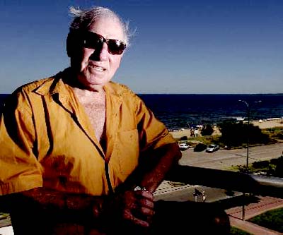 www.evidenceincamera.co.uk,Acorazado Graf Spee,Rio de la Plata,Argentina,Historia,Uruguay,barcos hundidos,nazis,Adolfo Hitler,II Guerra Mundial,Royal Air Force,Universidad de Keele,proyecto TARA,Auschwitz,Steven Spielberg,Allan Williams,II World Mundial,campos concentracion,fotos,photos,images,pictures,postcards,fotos,imagenes,arqueologia submarina,Diario Accion de General Rodriguez, politica, actualidad, noticias e informacion, personalidades e instituciones, policiales, galerias de fotos; historia de General Rodriguez, sus origenes, edificios, estancias, habitos y costumbres, anecdotas, comercios e industrias, los fundadores, antiguas instituciones, fotos e imagenes; suplementos especiales: la crisis politica, economica y social de la Argentina, los acontecimientos de Diciembre de 2001, articulos y entrevistas; Emigracion: toda la informacion destinada a aquellos que desean emigrar, radicarse o estudiar en el exterior, visas, pasaportes, consejos, guias, informacion util, links; Trueque: novedades e informacion, links, estructura del trueque; el casamiento de Maxima Zorreguieta y el principe Guillermo Alejandro de Holanda; Guerra de Afganistan: galeria de imagenes e informacion sobre la primera guerra del siglo XXI; la guerra de Irak, Bagdad, Georges W. Bush, Saddam Husseim, el atentado a las torres Gemelas de Nueva York, las twin towers, el 11-s, y descripcion del hecho que conmovio al mundo; los ultimos dias de Pompeya, Herculano; un argentino en el Titanic, galerias de fotos; Nefertiti, reina de Egipto; Luz Sosa de Godoy Cruz; el Graf Zeppelin, el Hindenburg y dirigibles; las islas Malvinas y la corte de Luis XV, Madame Du Barry, Pompadour, Luis XVI, Maria Antonieta, la Revolucion Francesa; Empleo: consultoras, clasificados, agencias de empleo, consejos e informacion util, curriculum vitae, como confeccionarlos, noticias de actualidad; Los numeros de la crisis: Las consecuencias de la crisis politica, economica y social; estadisticas, pobreza, desnutricion, salud y asistencia; noticias regionales y provinciales, columnas y editoriales; informacion para negocios: pymes, links, empresas y negocios; Agenda Cultural con toda la informacion de cursos, universidades, talleres, escuelas y oportunidades, exposiciones de arte de la region; buscadores en Internet, Enlaces: links a los mejores sitios de educacion, cultura, arte, biografias, politica, interes general, web, Links del Diario Accion: RMS Titanic, su historia, su tragico viaje inaugural; historias, testimonios, documentos y articulos sobre el naufragio; links y sitios sobre el tema; la pelicula de Cameron, fotos e imagenes; suplementos especiales, Historia Argentina y de General Rodriguez, la llegada de la democracia en General Rodriguez, la asuncion de Juan Lumbreras como intendente en 1983, galeria de imagenes, sus palabras y los actos, su gabinete, festejos de la comunidad. Fundacion del pueblo de General Rodriguez, sus instituciones y personalidades relevantes, arquitectura y edificios, comercios e industrias, sus comienzos, estancias, inmigraciones italianas, espa&ntilde;olas, vascas e irlandesas, anecdotas y efemerides, sus hombres ilustres, el Hospital Vicente Lopez y Planes, su fundacion por las Damas de Beneficencia, el hundimiento del crucero General Belgrano, testimonios de ex combatientes y tripulantes, su comandante Hector Elias Bonzo, fotos e imagenes, recuerdos y homenajes, historia de la familia Bonzo de General Rodriguez, entrevistas y articulos periodisticos. La guerra de Malvinas en el Atlantico Sur, el conflicto belico con Gran Breta&ntilde;a de 1982, politicos relevantes, Benjamin Paez y Trueba, fotos antiguas de familias fundadoras, galerias de imagenes de pobladores, recorrida virtual por el antiguo General Rodriguez, el paso de la Infanta en 1910, historia de La Serenisima, la familia Mastellone, La Choza, Bernardo de Irigoyen, peronismo y radicalismo y muchisimo mas