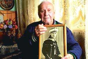 Diario Accion de General Rodriguez, politica, actualidad, noticias e informacion, personalidades e instituciones, policiales, galerias de fotos; historia de General Rodriguez, sus origenes, edificios, estancias, habitos y costumbres, anecdotas, comercios e industrias, los fundadores, antiguas instituciones, fotos e imagenes; suplementos especiales: la crisis politica, economica y social de la Argentina, los acontecimientos de Diciembre de 2001, articulos y entrevistas; Emigracion: toda la informacion destinada a aquellos que desean emigrar, radicarse o estudiar en el exterior, visas, pasaportes, consejos, guias, informacion util, links; Trueque: novedades e informacion, links, estructura del trueque; el casamiento de Maxima Zorreguieta y el principe Guillermo Alejandro de Holanda; Guerra de Afganistan: galeria de imagenes e informacion sobre la primera guerra del siglo XXI; la guerra de Irak, Bagdad, Georges W. Bush, Saddam Husseim, el atentado a las torres Gemelas de Nueva York, las twin towers, el 11-s, y descripcion del hecho que conmovio al mundo; Empleo: consultoras, clasificados, agencias de empleo, consejos e informacion util, curriculum vitae, como confeccionarlos, noticias de actualidad; 
Los numeros de la crisis: Las consecuencias de la crisis politica, economica y social; estadisticas, pobreza, desnutricion, salud y asistencia; noticias regionales y provinciales, columnas y editoriales; informacion para negocios: pymes, links, empresas y negocios; Agenda Cultural con toda la informacion de cursos, universidades, talleres, escuelas y oportunidades, exposiciones de arte de la region; buscadores en Internet, Enlaces: links a los mejores sitios de educacion, cultura, arte, biografias, politica, interes general, web, Links del Diario Accion: RMS Titanic, su historia, su tragico viaje inaugural; historias, testimonios, documentos y articulos sobre el naufragio; links y sitios sobre el tema; la pelicula de Cameron, fotos e imagenes; suplementos especiales, Historia Argentina y de General Rodriguez, la llegada de la democracia en General Rodriguez, la asuncion de Juan Lumbreras como intendente en 1983, galeria de imagenes, sus palabras y los actos, su gabinete, festejos de la comunidad. Fundacion del pueblo de General Rodriguez, sus instituciones y personalidades relevantes, arquitectura y edificios, comercios e industrias, sus comienzos, estancias, inmigraciones italianas, espa�olas, vascas e irlandesas, anecdotas y efemerides, sus hombres ilustres, el Hospital Vicente Lopez y Planes, su fundacion por las Damas de Beneficencia, el hundimiento del crucero General Belgrano, testimonios de ex combatientes y tripulantes, su comandante Hector Elias Bonzo, fotos e imagenes, recuerdos y homenajes, historia de la familia Bonzo de General Rodriguez, entrevistas y articulos periodisticos. La guerra de Malvinas en el Atlantico Sur, el conflicto belico con Gran Breta�a de 1982, politicos relevantes, Benjamin Paez y Trueba, fotos antiguas de familias fundadoras, galerias de imagenes de pobladores, recorrida virtual por el antiguo General Rodriguez, el paso de la Infanta en 1910, historia de La Serenisima, la familia Mastellone, La Choza, Bernardo de Irigoyen, peronismo y radicalismo y muchisimo mas