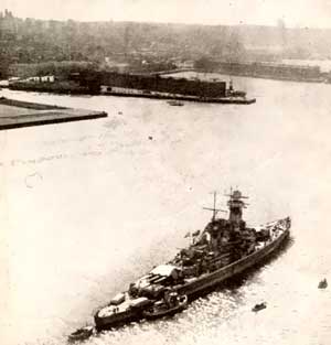 www.evidenceincamera.co.uk,Acorazado Graf Spee,Rio de la Plata,Argentina,Historia,Uruguay,barcos hundidos,nazis,Adolfo Hitler,II Guerra Mundial,Royal Air Force,Universidad de Keele,proyecto TARA,Auschwitz,Steven Spielberg,Allan Williams,II World Mundial,campos concentracion,fotos,photos,images,pictures,postcards,fotos,imagenes,arqueologia submarina,Diario Accion de General Rodriguez, politica, actualidad, noticias e informacion, personalidades e instituciones, policiales, galerias de fotos; historia de General Rodriguez, sus origenes, edificios, estancias, habitos y costumbres, anecdotas, comercios e industrias, los fundadores, antiguas instituciones, fotos e imagenes; suplementos especiales: la crisis politica, economica y social de la Argentina, los acontecimientos de Diciembre de 2001, articulos y entrevistas; Emigracion: toda la informacion destinada a aquellos que desean emigrar, radicarse o estudiar en el exterior, visas, pasaportes, consejos, guias, informacion util, links; Trueque: novedades e informacion, links, estructura del trueque; el casamiento de Maxima Zorreguieta y el principe Guillermo Alejandro de Holanda; Guerra de Afganistan: galeria de imagenes e informacion sobre la primera guerra del siglo XXI; la guerra de Irak, Bagdad, Georges W. Bush, Saddam Husseim, el atentado a las torres Gemelas de Nueva York, las twin towers, el 11-s, y descripcion del hecho que conmovio al mundo; los ultimos dias de Pompeya, Herculano; un argentino en el Titanic, galerias de fotos; Nefertiti, reina de Egipto; Luz Sosa de Godoy Cruz; el Graf Zeppelin, el Hindenburg y dirigibles; las islas Malvinas y la corte de Luis XV, Madame Du Barry, Pompadour, Luis XVI, Maria Antonieta, la Revolucion Francesa; Empleo: consultoras, clasificados, agencias de empleo, consejos e informacion util, curriculum vitae, como confeccionarlos, noticias de actualidad; Los numeros de la crisis: Las consecuencias de la crisis politica, economica y social; estadisticas, pobreza, desnutricion, salud y asistencia; noticias regionales y provinciales, columnas y editoriales; informacion para negocios: pymes, links, empresas y negocios; Agenda Cultural con toda la informacion de cursos, universidades, talleres, escuelas y oportunidades, exposiciones de arte de la region; buscadores en Internet, Enlaces: links a los mejores sitios de educacion, cultura, arte, biografias, politica, interes general, web, Links del Diario Accion: RMS Titanic, su historia, su tragico viaje inaugural; historias, testimonios, documentos y articulos sobre el naufragio; links y sitios sobre el tema; la pelicula de Cameron, fotos e imagenes; suplementos especiales, Historia Argentina y de General Rodriguez, la llegada de la democracia en General Rodriguez, la asuncion de Juan Lumbreras como intendente en 1983, galeria de imagenes, sus palabras y los actos, su gabinete, festejos de la comunidad. Fundacion del pueblo de General Rodriguez, sus instituciones y personalidades relevantes, arquitectura y edificios, comercios e industrias, sus comienzos, estancias, inmigraciones italianas, espa&ntilde;olas, vascas e irlandesas, anecdotas y efemerides, sus hombres ilustres, el Hospital Vicente Lopez y Planes, su fundacion por las Damas de Beneficencia, el hundimiento del crucero General Belgrano, testimonios de ex combatientes y tripulantes, su comandante Hector Elias Bonzo, fotos e imagenes, recuerdos y homenajes, historia de la familia Bonzo de General Rodriguez, entrevistas y articulos periodisticos. La guerra de Malvinas en el Atlantico Sur, el conflicto belico con Gran Breta&ntilde;a de 1982, politicos relevantes, Benjamin Paez y Trueba, fotos antiguas de familias fundadoras, galerias de imagenes de pobladores, recorrida virtual por el antiguo General Rodriguez, el paso de la Infanta en 1910, historia de La Serenisima, la familia Mastellone, La Choza, Bernardo de Irigoyen, peronismo y radicalismo y muchisimo mas
