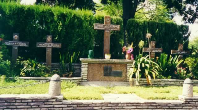 www.evidenceincamera.co.uk,Acorazado Graf Spee,Rio de la Plata,Argentina,Historia,Uruguay,barcos hundidos,nazis,Adolfo Hitler,II Guerra Mundial,Royal Air Force,Universidad de Keele,proyecto TARA,Auschwitz,Steven Spielberg,Allan Williams,II World Mundial,campos concentracion,fotos,photos,images,pictures,postcards,fotos,imagenes,arqueologia submarina,Diario Accion de General Rodriguez, politica, actualidad, noticias e informacion, personalidades e instituciones, policiales, galerias de fotos; historia de General Rodriguez, sus origenes, edificios, estancias, habitos y costumbres, anecdotas, comercios e industrias, los fundadores, antiguas instituciones, fotos e imagenes; suplementos especiales: la crisis politica, economica y social de la Argentina, los acontecimientos de Diciembre de 2001, articulos y entrevistas; Emigracion: toda la informacion destinada a aquellos que desean emigrar, radicarse o estudiar en el exterior, visas, pasaportes, consejos, guias, informacion util, links; Trueque: novedades e informacion, links, estructura del trueque; el casamiento de Maxima Zorreguieta y el principe Guillermo Alejandro de Holanda; Guerra de Afganistan: galeria de imagenes e informacion sobre la primera guerra del siglo XXI; la guerra de Irak, Bagdad, Georges W. Bush, Saddam Husseim, el atentado a las torres Gemelas de Nueva York, las twin towers, el 11-s, y descripcion del hecho que conmovio al mundo; los ultimos dias de Pompeya, Herculano; un argentino en el Titanic, galerias de fotos; Nefertiti, reina de Egipto; Luz Sosa de Godoy Cruz; el Graf Zeppelin, el Hindenburg y dirigibles; las islas Malvinas y la corte de Luis XV, Madame Du Barry, Pompadour, Luis XVI, Maria Antonieta, la Revolucion Francesa; Empleo: consultoras, clasificados, agencias de empleo, consejos e informacion util, curriculum vitae, como confeccionarlos, noticias de actualidad; Los numeros de la crisis: Las consecuencias de la crisis politica, economica y social; estadisticas, pobreza, desnutricion, salud y asistencia; noticias regionales y provinciales, columnas y editoriales; informacion para negocios: pymes, links, empresas y negocios; Agenda Cultural con toda la informacion de cursos, universidades, talleres, escuelas y oportunidades, exposiciones de arte de la region; buscadores en Internet, Enlaces: links a los mejores sitios de educacion, cultura, arte, biografias, politica, interes general, web, Links del Diario Accion: RMS Titanic, su historia, su tragico viaje inaugural; historias, testimonios, documentos y articulos sobre el naufragio; links y sitios sobre el tema; la pelicula de Cameron, fotos e imagenes; suplementos especiales, Historia Argentina y de General Rodriguez, la llegada de la democracia en General Rodriguez, la asuncion de Juan Lumbreras como intendente en 1983, galeria de imagenes, sus palabras y los actos, su gabinete, festejos de la comunidad. Fundacion del pueblo de General Rodriguez, sus instituciones y personalidades relevantes, arquitectura y edificios, comercios e industrias, sus comienzos, estancias, inmigraciones italianas, espa&ntilde;olas, vascas e irlandesas, anecdotas y efemerides, sus hombres ilustres, el Hospital Vicente Lopez y Planes, su fundacion por las Damas de Beneficencia, el hundimiento del crucero General Belgrano, testimonios de ex combatientes y tripulantes, su comandante Hector Elias Bonzo, fotos e imagenes, recuerdos y homenajes, historia de la familia Bonzo de General Rodriguez, entrevistas y articulos periodisticos. La guerra de Malvinas en el Atlantico Sur, el conflicto belico con Gran Breta&ntilde;a de 1982, politicos relevantes, Benjamin Paez y Trueba, fotos antiguas de familias fundadoras, galerias de imagenes de pobladores, recorrida virtual por el antiguo General Rodriguez, el paso de la Infanta en 1910, historia de La Serenisima, la familia Mastellone, La Choza, Bernardo de Irigoyen, peronismo y radicalismo y muchisimo mas