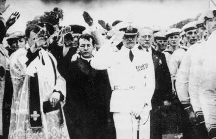 Diario Accion de General Rodriguez, politica, actualidad, noticias e informacion, personalidades e instituciones, policiales, galerias de fotos; historia de General Rodriguez, sus origenes, edificios, estancias, habitos y costumbres, anecdotas, comercios e industrias, los fundadores, antiguas instituciones, fotos e imagenes; suplementos especiales: la crisis politica, economica y social de la Argentina, los acontecimientos de Diciembre de 2001, articulos y entrevistas; Emigracion: toda la informacion destinada a aquellos que desean emigrar, radicarse o estudiar en el exterior, visas, pasaportes, consejos, guias, informacion util, links; Trueque: novedades e informacion, links, estructura del trueque; el casamiento de Maxima Zorreguieta y el principe Guillermo Alejandro de Holanda; Guerra de Afganistan: galeria de imagenes e informacion sobre la primera guerra del siglo XXI; la guerra de Irak, Bagdad, Georges W. Bush, Saddam Husseim, el atentado a las torres Gemelas de Nueva York, las twin towers, el 11-s, y descripcion del hecho que conmovio al mundo; Empleo: consultoras, clasificados, agencias de empleo, consejos e informacion util, curriculum vitae, como confeccionarlos, noticias de actualidad; 
Los numeros de la crisis: Las consecuencias de la crisis politica, economica y social; estadisticas, pobreza, desnutricion, salud y asistencia; noticias regionales y provinciales, columnas y editoriales; informacion para negocios: pymes, links, empresas y negocios; Agenda Cultural con toda la informacion de cursos, universidades, talleres, escuelas y oportunidades, exposiciones de arte de la region; buscadores en Internet, Enlaces: links a los mejores sitios de educacion, cultura, arte, biografias, politica, interes general, web, Links del Diario Accion: RMS Titanic, su historia, su tragico viaje inaugural; historias, testimonios, documentos y articulos sobre el naufragio; links y sitios sobre el tema; la pelicula de Cameron, fotos e imagenes; suplementos especiales, Historia Argentina y de General Rodriguez, la llegada de la democracia en General Rodriguez, la asuncion de Juan Lumbreras como intendente en 1983, galeria de imagenes, sus palabras y los actos, su gabinete, festejos de la comunidad. Fundacion del pueblo de General Rodriguez, sus instituciones y personalidades relevantes, arquitectura y edificios, comercios e industrias, sus comienzos, estancias, inmigraciones italianas, espa�olas, vascas e irlandesas, anecdotas y efemerides, sus hombres ilustres, el Hospital Vicente Lopez y Planes, su fundacion por las Damas de Beneficencia, el hundimiento del crucero General Belgrano, testimonios de ex combatientes y tripulantes, su comandante Hector Elias Bonzo, fotos e imagenes, recuerdos y homenajes, historia de la familia Bonzo de General Rodriguez, entrevistas y articulos periodisticos. La guerra de Malvinas en el Atlantico Sur, el conflicto belico con Gran Breta�a de 1982, politicos relevantes, Benjamin Paez y Trueba, fotos antiguas de familias fundadoras, galerias de imagenes de pobladores, recorrida virtual por el antiguo General Rodriguez, el paso de la Infanta en 1910, historia de La Serenisima, la familia Mastellone, La Choza, Bernardo de Irigoyen, peronismo y radicalismo y muchisimo mas