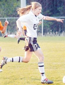 Senior captain Laura Janowitsch