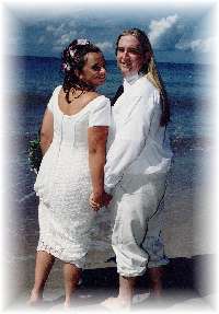 [Graham and Nikki have a dip in the Ocean!]