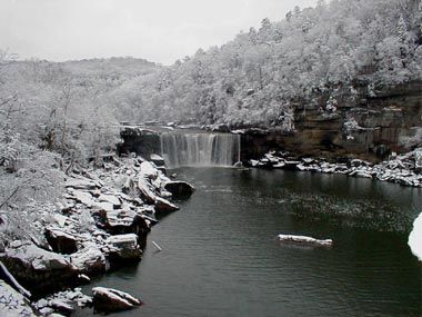 falls2.jpeg (33710 bytes)