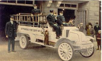1915 Adams Fire Truck, built in Findlay, Ohio,  for Kittanning, Pa. Click to view larger image.