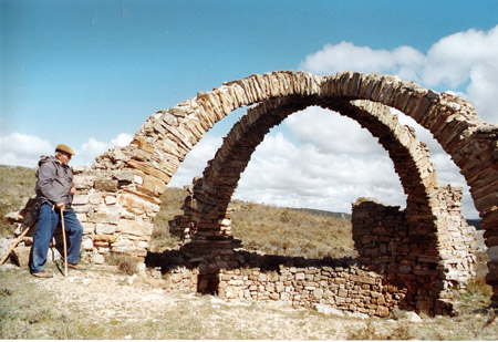 La nevera de  Gr�valos abril 2004