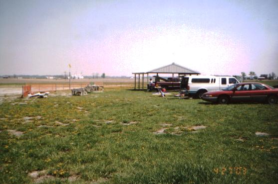 pits1.JPG (35862 bytes)