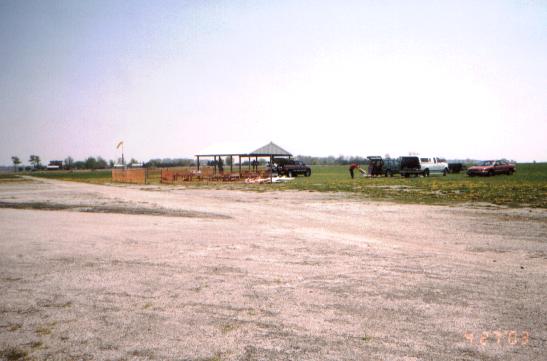 pits4.JPG (28462 bytes)