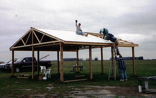 shelter-const.JPG (34610 bytes)