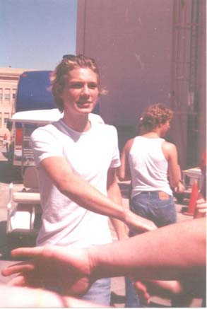 Note: Taylor is NOT the focus of this pic...