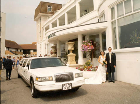Graham_Jess_Outside_Haven_Hotel