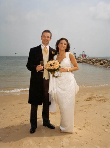Graham_Jess_on_beach