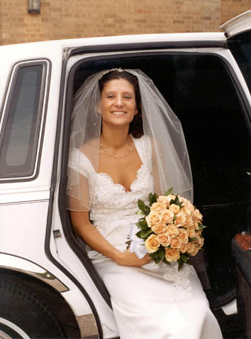 Jessica_arrives_in_car
