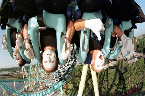 [Some mimes on the cobra roll (boomerang)]