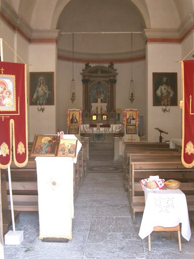 Interno chiesa dei Santi Angeli. Pieve di Cadore.